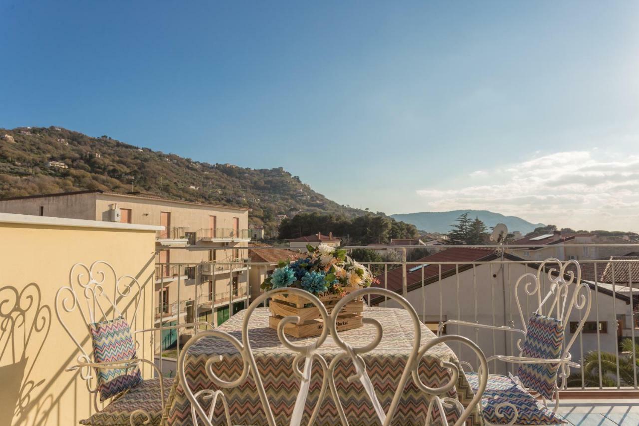 La Casetta In Villa Санта Мария ди Кастелабате Екстериор снимка