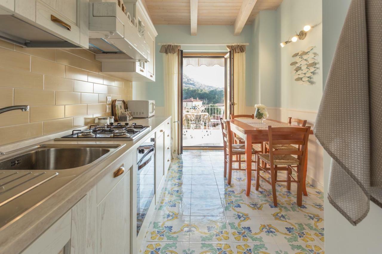 La Casetta In Villa Санта Мария ди Кастелабате Екстериор снимка