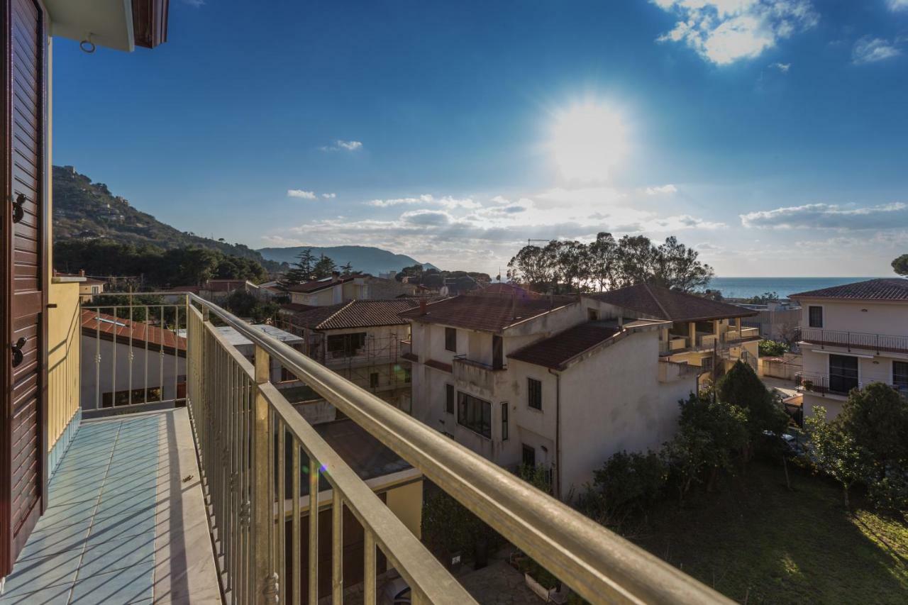 La Casetta In Villa Санта Мария ди Кастелабате Екстериор снимка